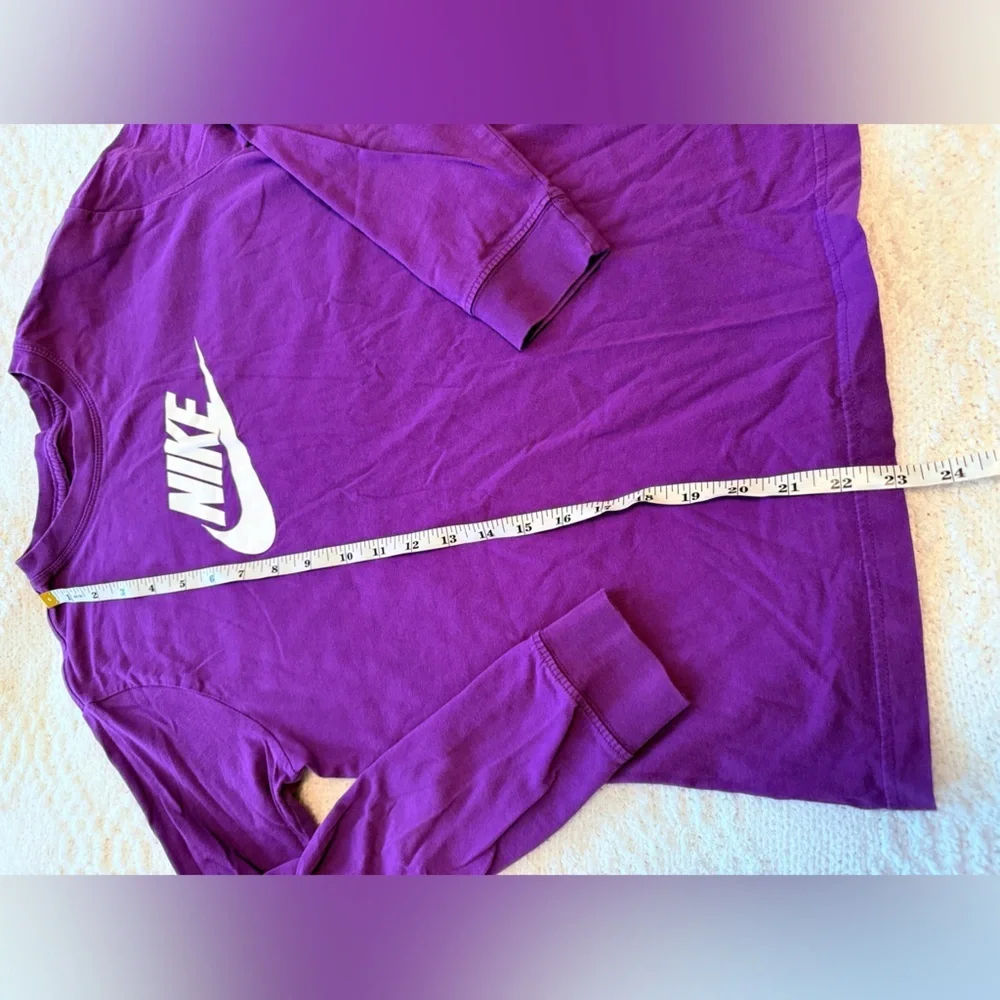 Nike Loose Fit Purple Long-sleeve Tee